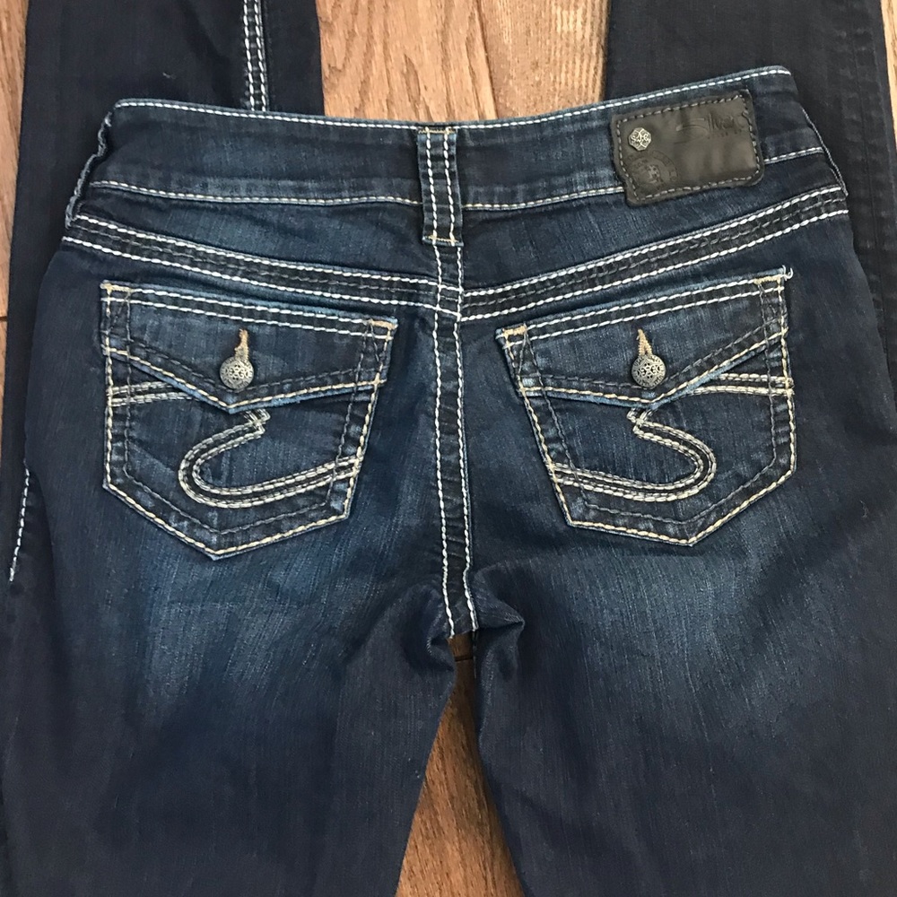 SILVER SUKI DENIM size 29x31 skinny dark wash